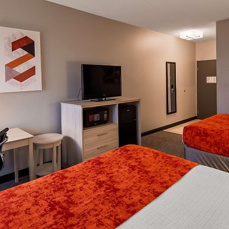Best Western Plus New Cumberland Exterior photo