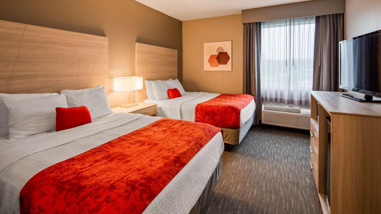 Best Western Plus New Cumberland Exterior photo