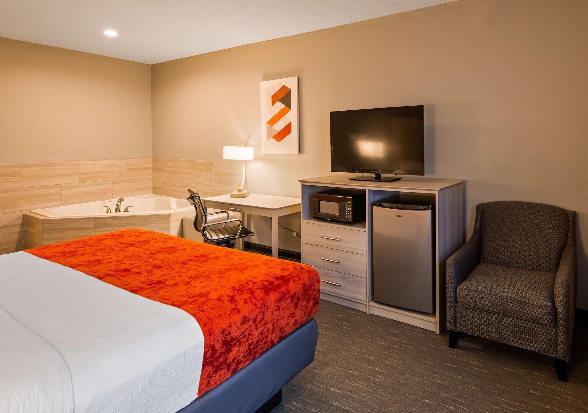 Best Western Plus New Cumberland Exterior photo