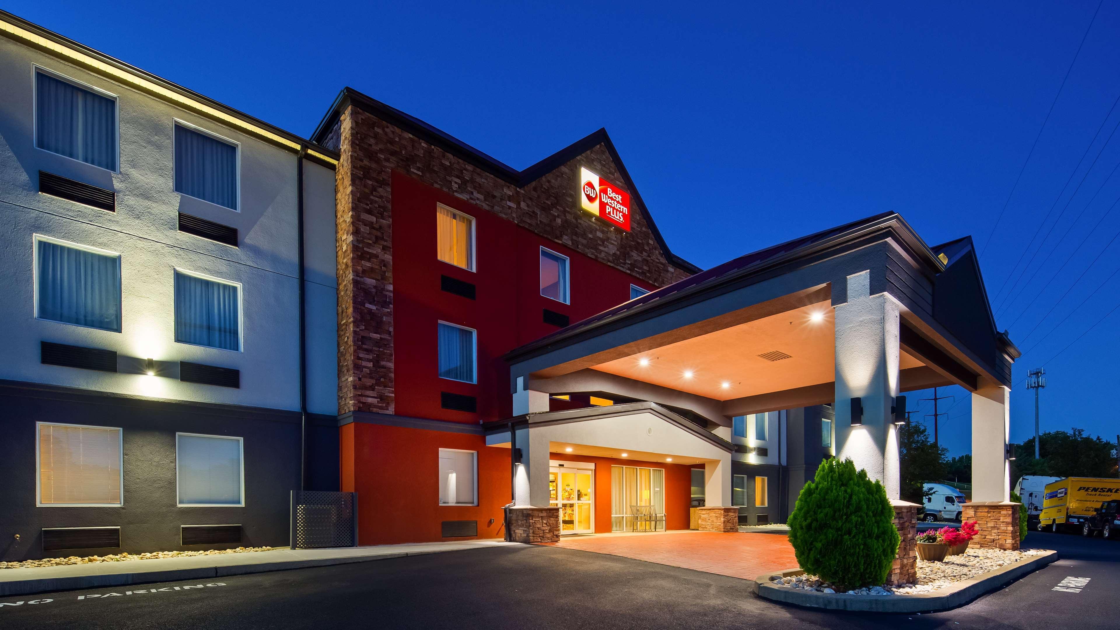 Best Western Plus New Cumberland Exterior photo