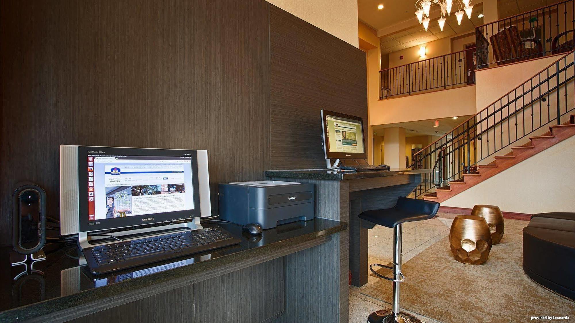 Best Western Plus New Cumberland Exterior photo