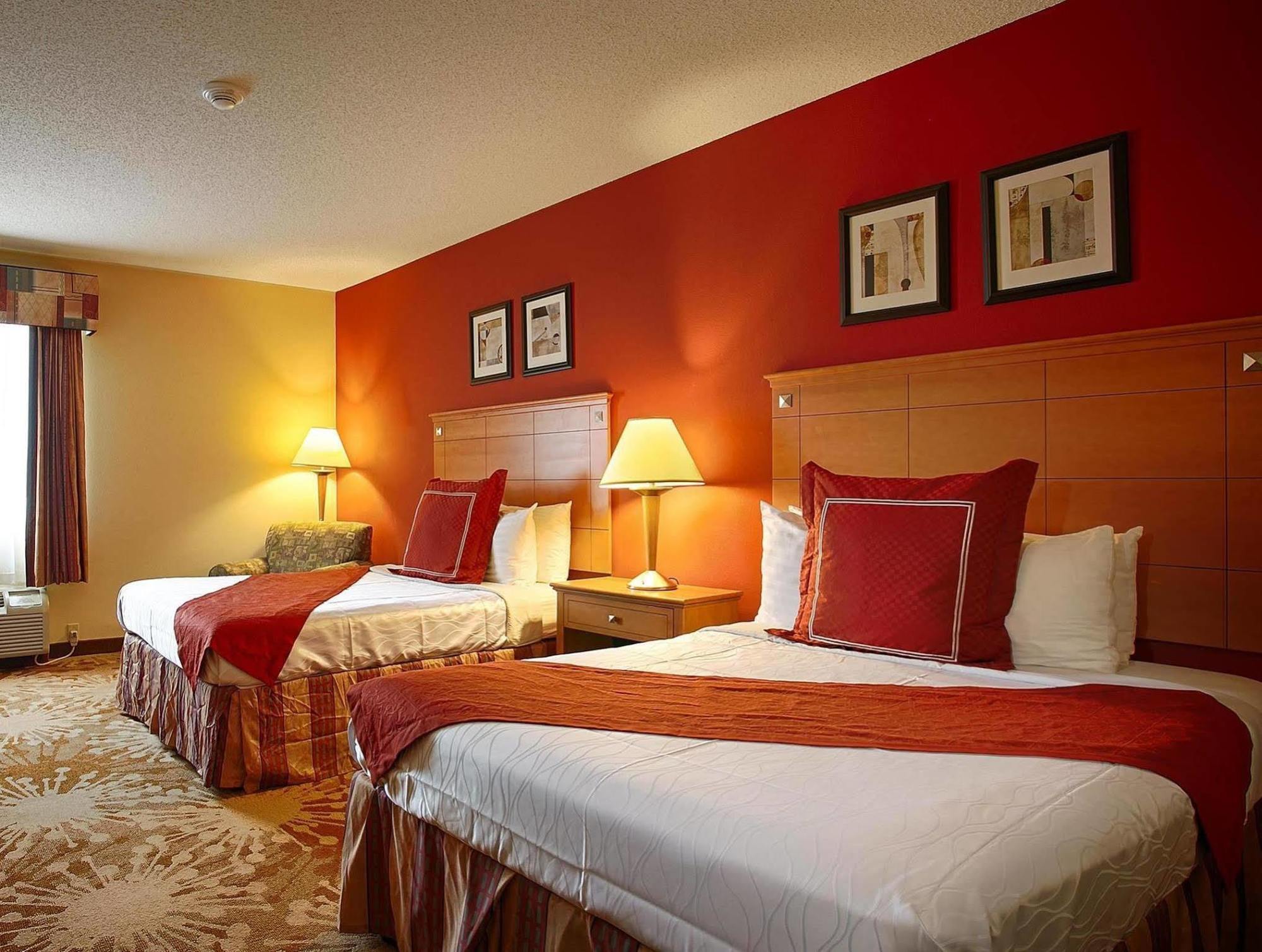 Best Western Plus New Cumberland Exterior photo