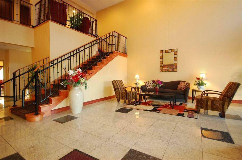 Best Western Plus New Cumberland Interior photo